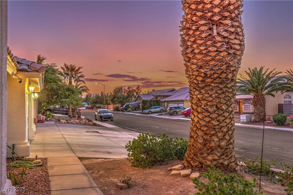 1707 Golden Vista, Las Vegas, NV 89123