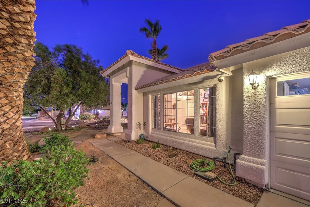 1707 Golden Vista, Las Vegas, NV 89123