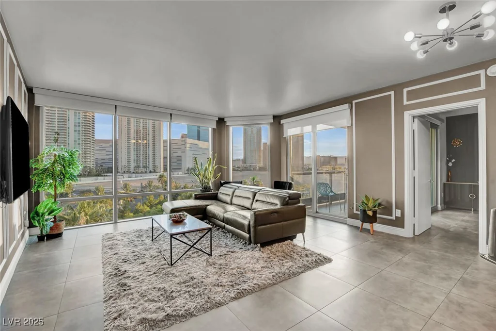 222 Karen, Las Vegas, NV 89109