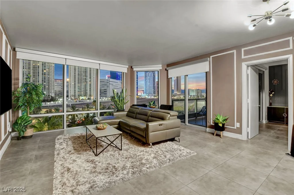 222 Karen, Las Vegas, NV 89109