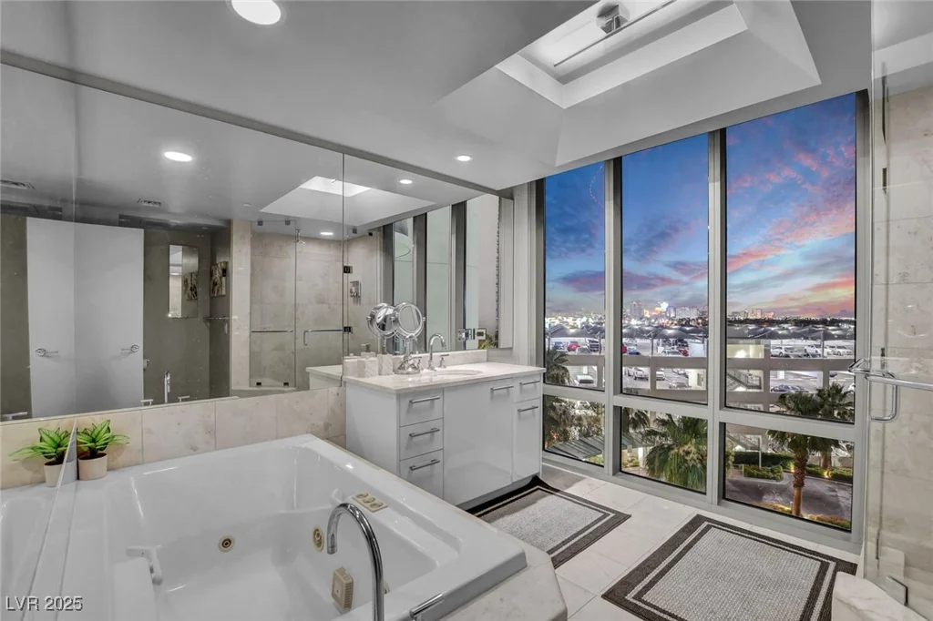 222 Karen, Las Vegas, NV 89109