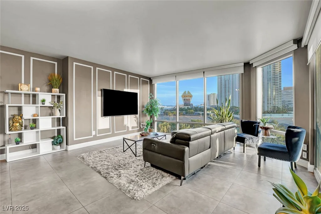 222 Karen, Las Vegas, NV 89109