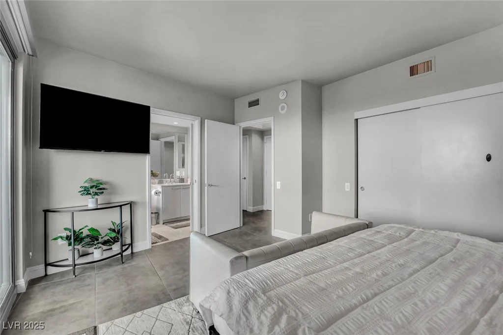 222 Karen, Las Vegas, NV 89109