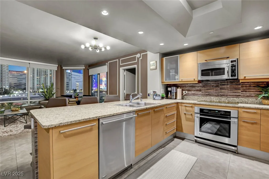 222 Karen, Las Vegas, NV 89109