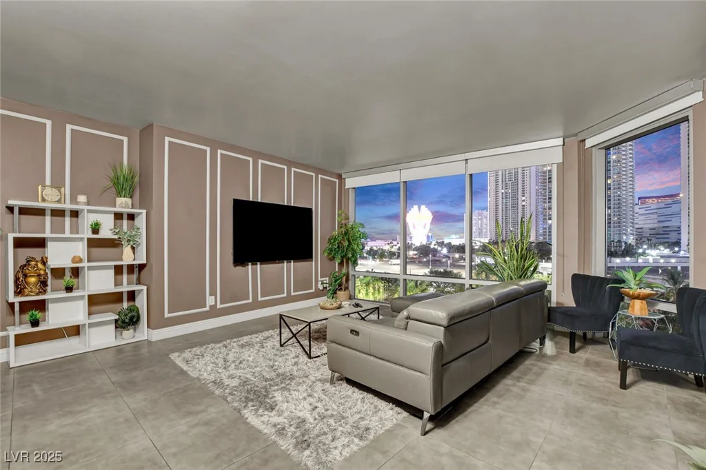 222 Karen, Las Vegas, NV 89109
