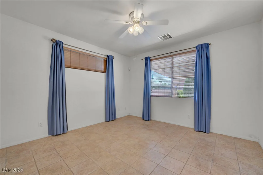 301 Sonoma Valley, Las Vegas, NV 89144