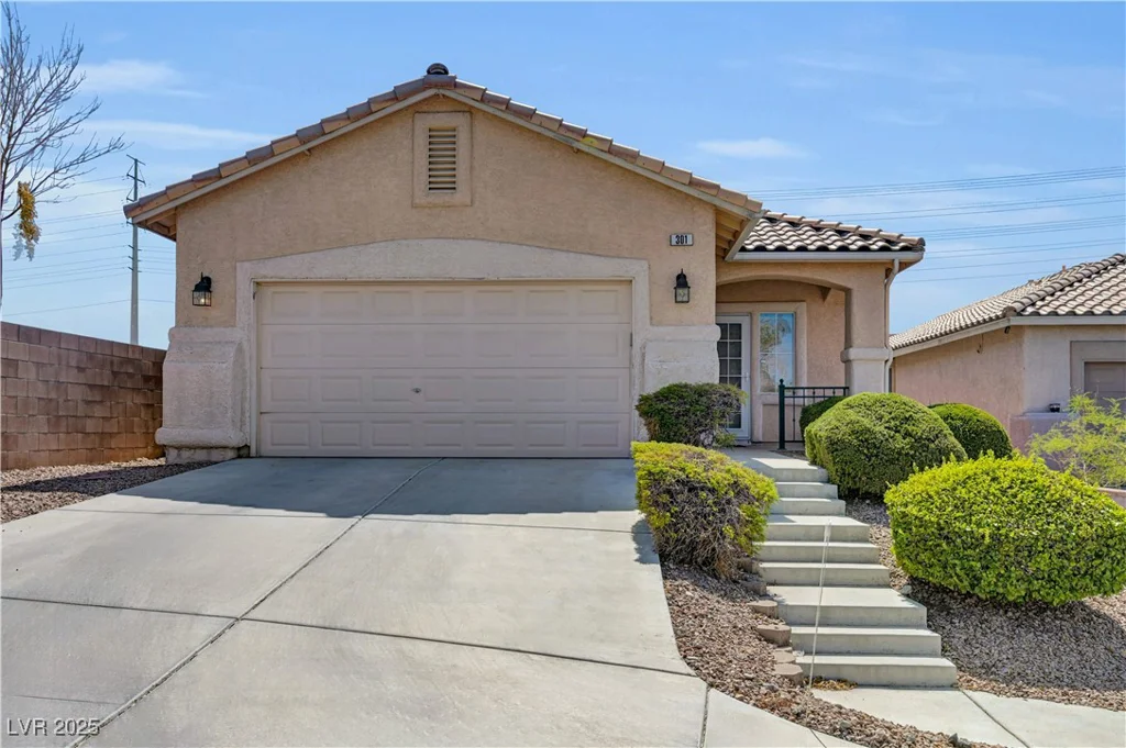 301 Sonoma Valley, Las Vegas, NV 89144