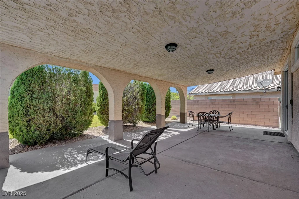 301 Sonoma Valley, Las Vegas, NV 89144