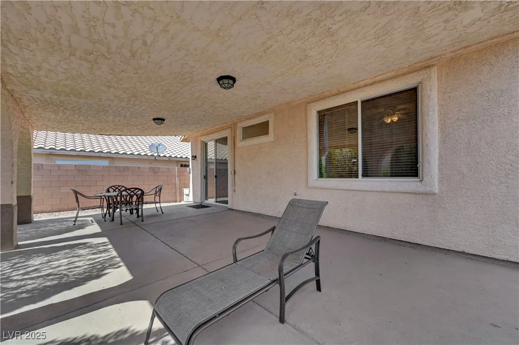 301 Sonoma Valley, Las Vegas, NV 89144