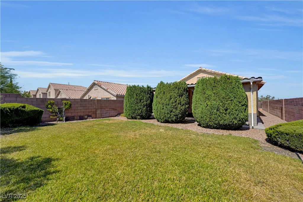 301 Sonoma Valley, Las Vegas, NV 89144