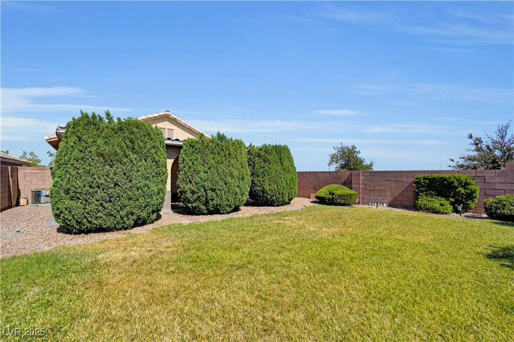 301 Sonoma Valley, Las Vegas, NV 89144