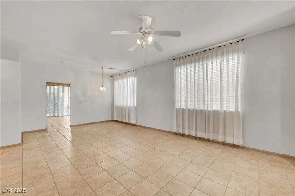 301 Sonoma Valley, Las Vegas, NV 89144