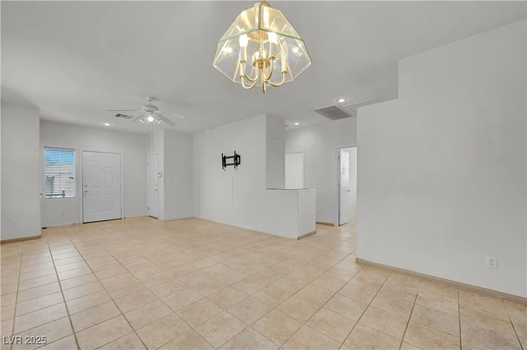 301 Sonoma Valley, Las Vegas, NV 89144