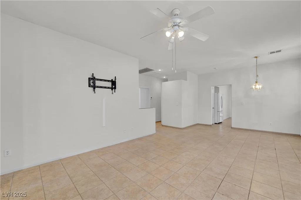 301 Sonoma Valley, Las Vegas, NV 89144