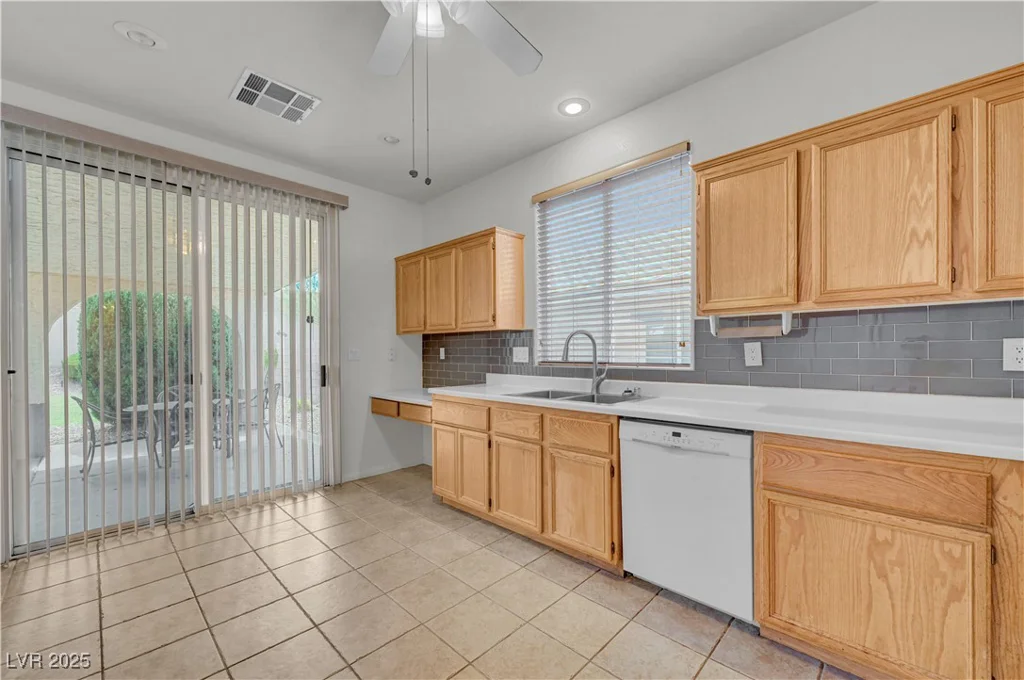 301 Sonoma Valley, Las Vegas, NV 89144