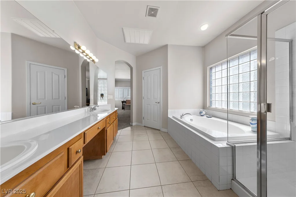 11127 River Hills, Las Vegas, NV 89135