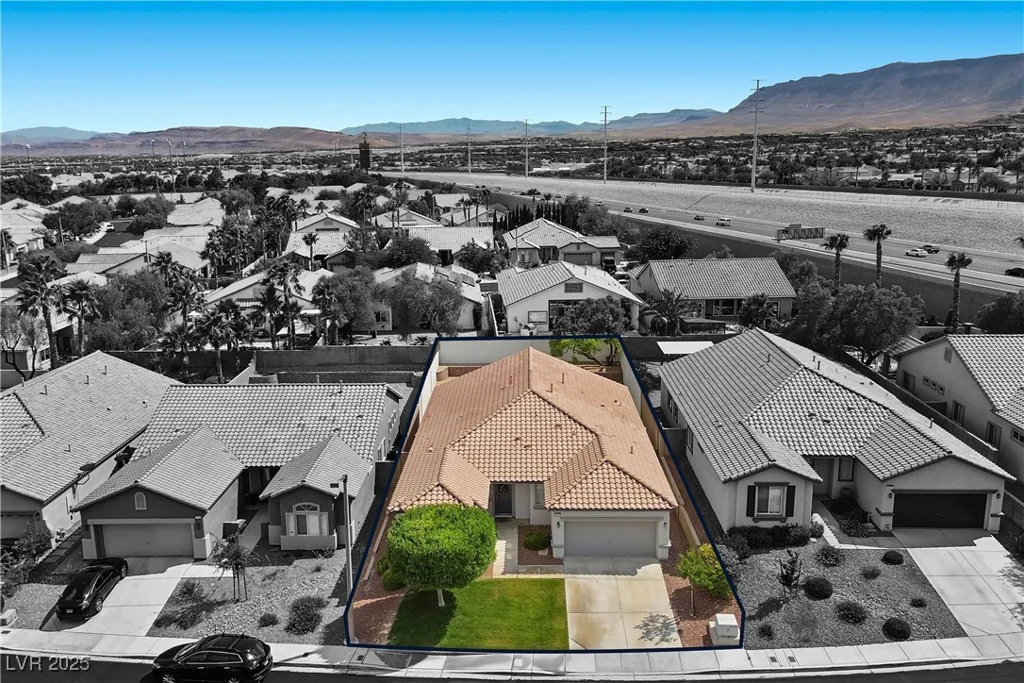11127 River Hills, Las Vegas, NV 89135