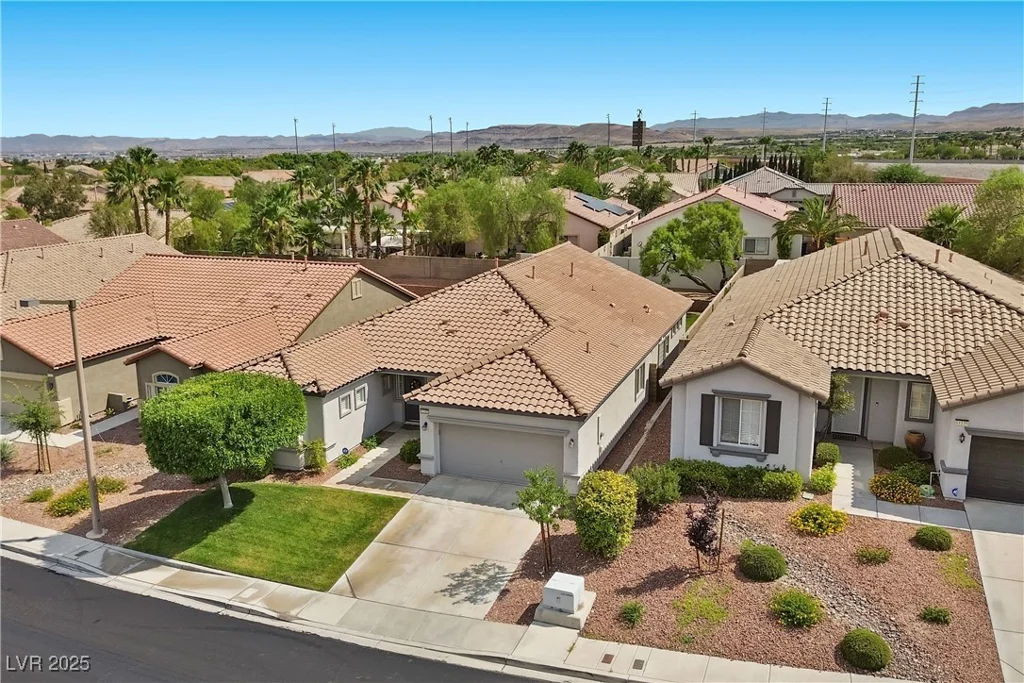11127 River Hills, Las Vegas, NV 89135