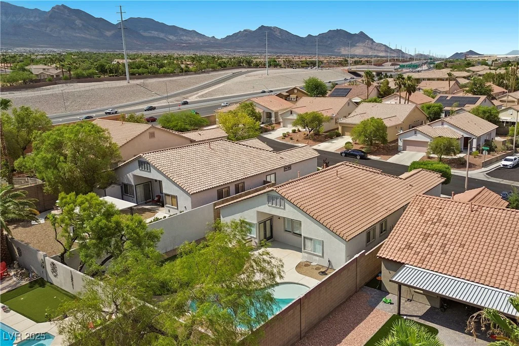 11127 River Hills, Las Vegas, NV 89135