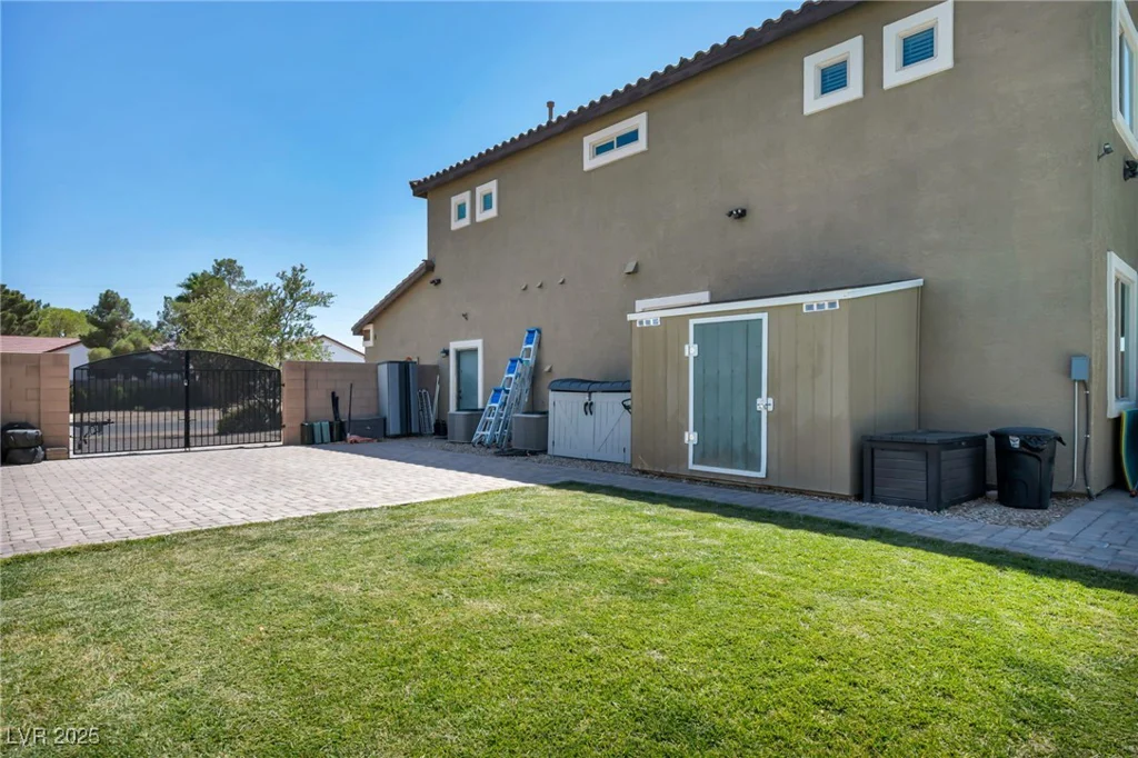 3490 Haleh, Las Vegas, NV 89141