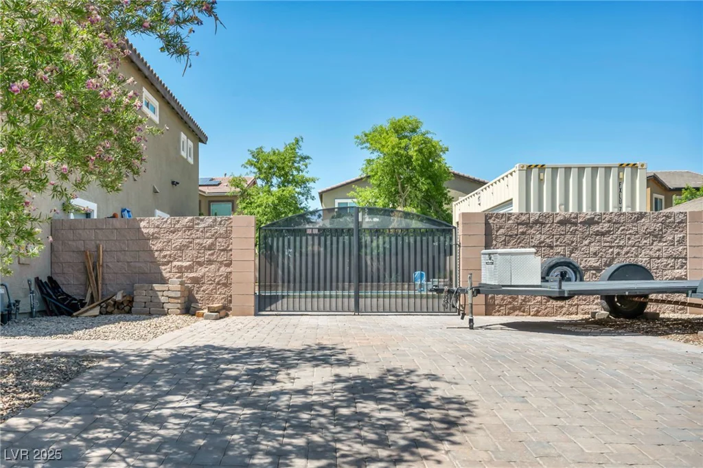 3490 Haleh, Las Vegas, NV 89141
