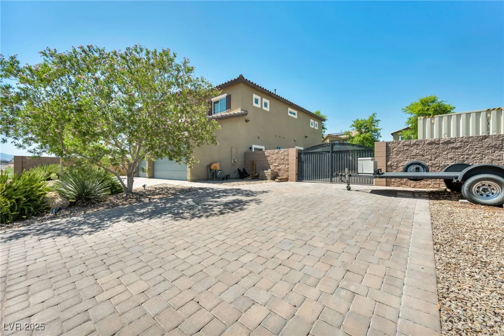 3490 Haleh, Las Vegas, NV 89141