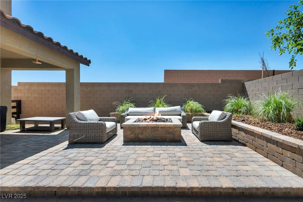 3490 Haleh, Las Vegas, NV 89141