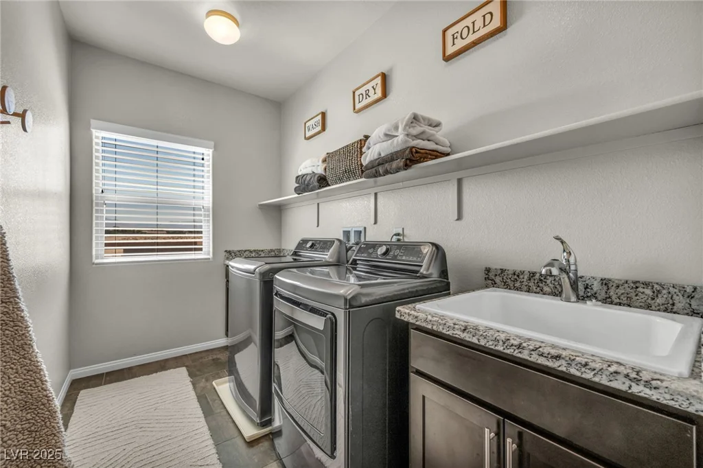 3490 Haleh, Las Vegas, NV 89141