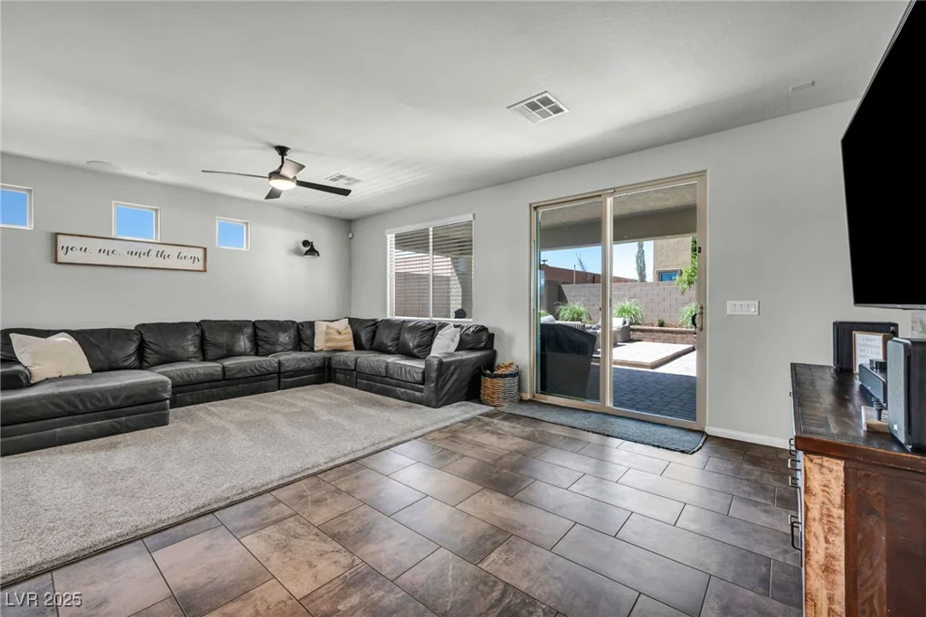 3490 Haleh, Las Vegas, NV 89141