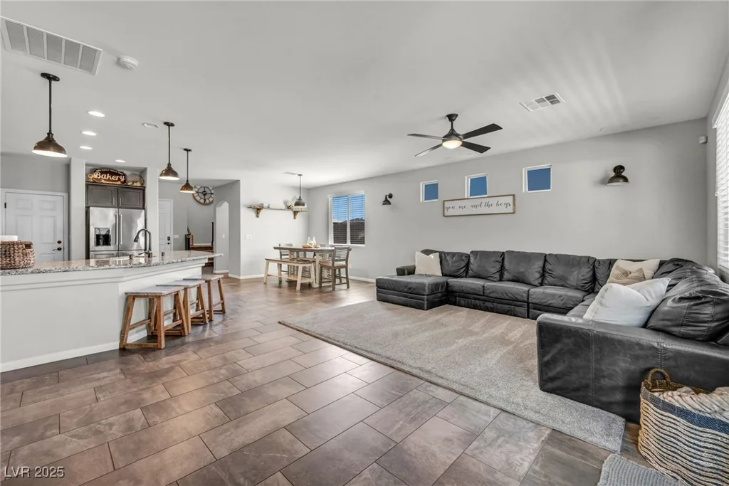 3490 Haleh, Las Vegas, NV 89141