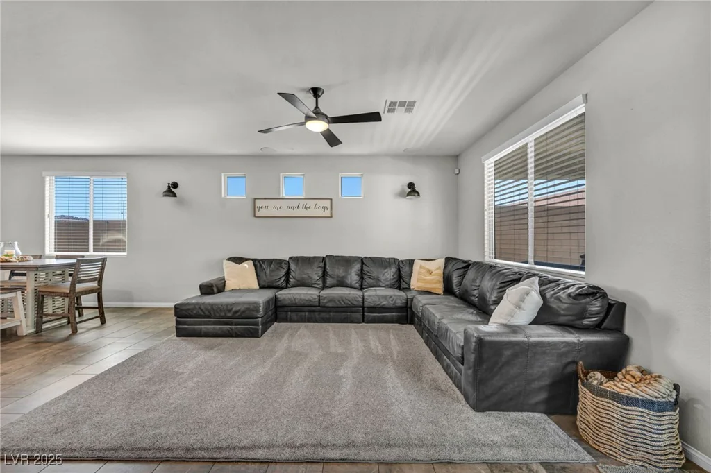 3490 Haleh, Las Vegas, NV 89141