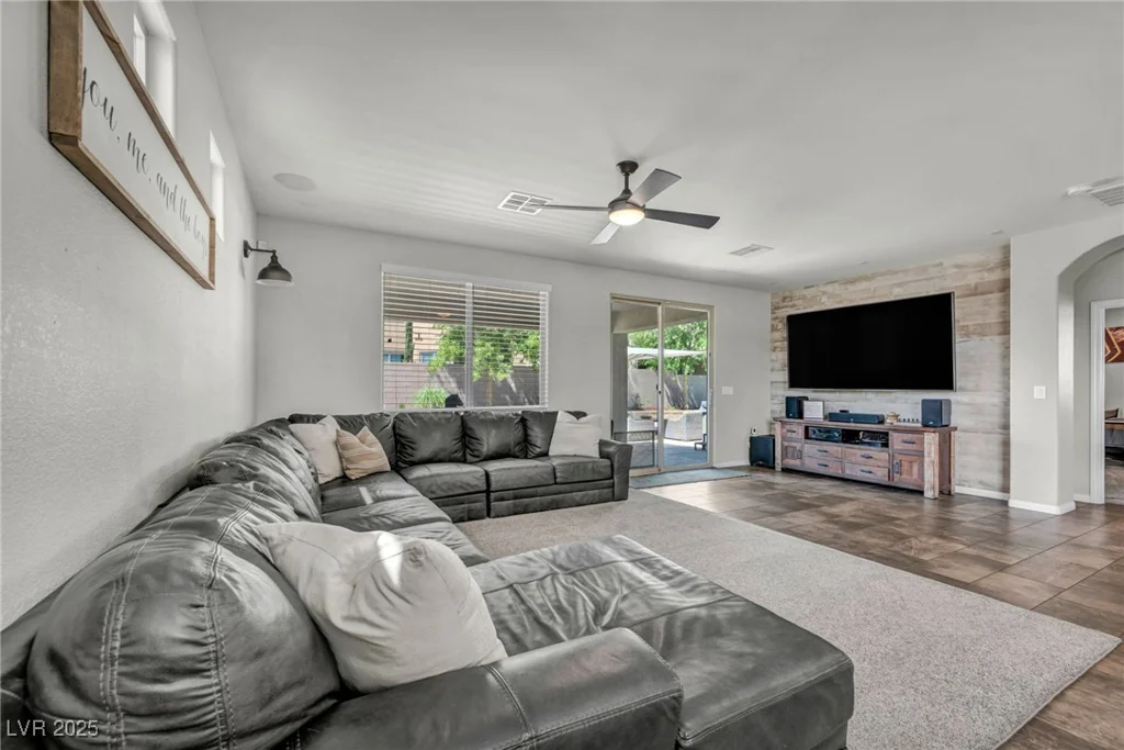 3490 Haleh, Las Vegas, NV 89141