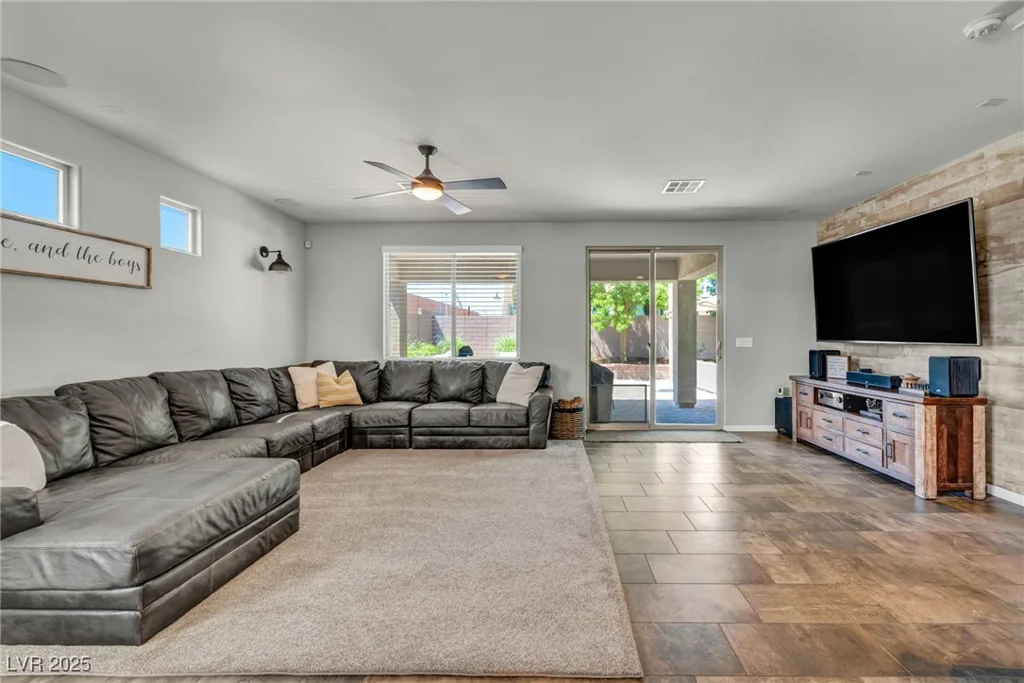 3490 Haleh, Las Vegas, NV 89141