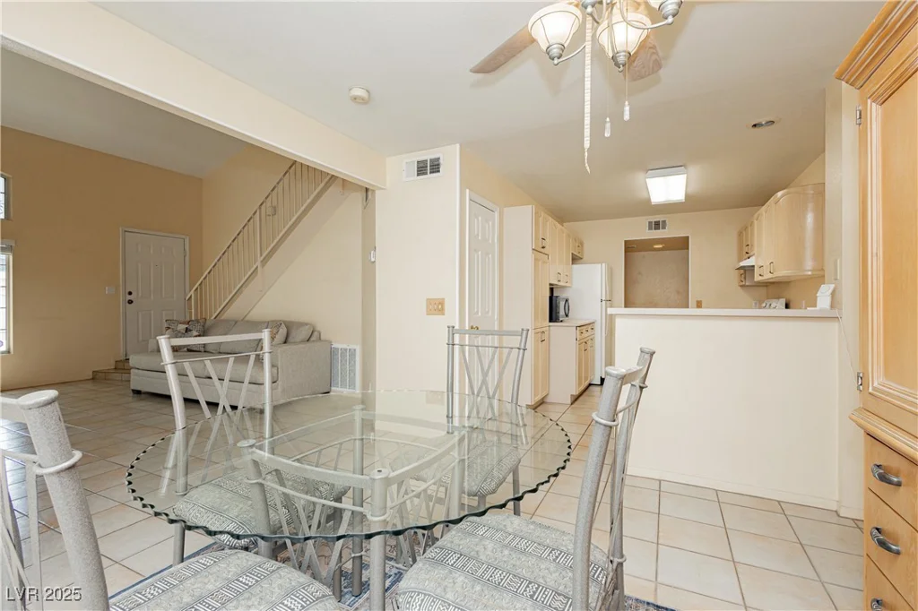 917 Grammy, Las Vegas, NV 89145