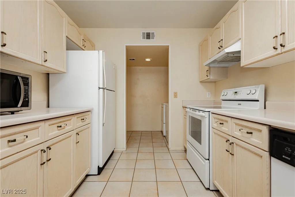917 Grammy, Las Vegas, NV 89145