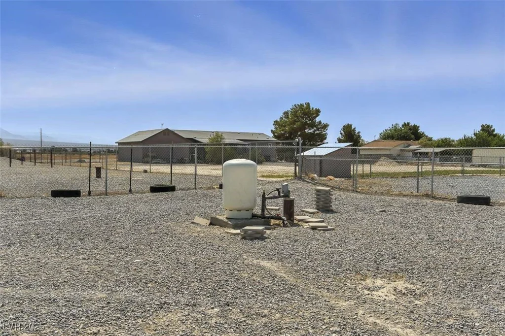 3551 Tahachapi, Pahrump, NV 89048