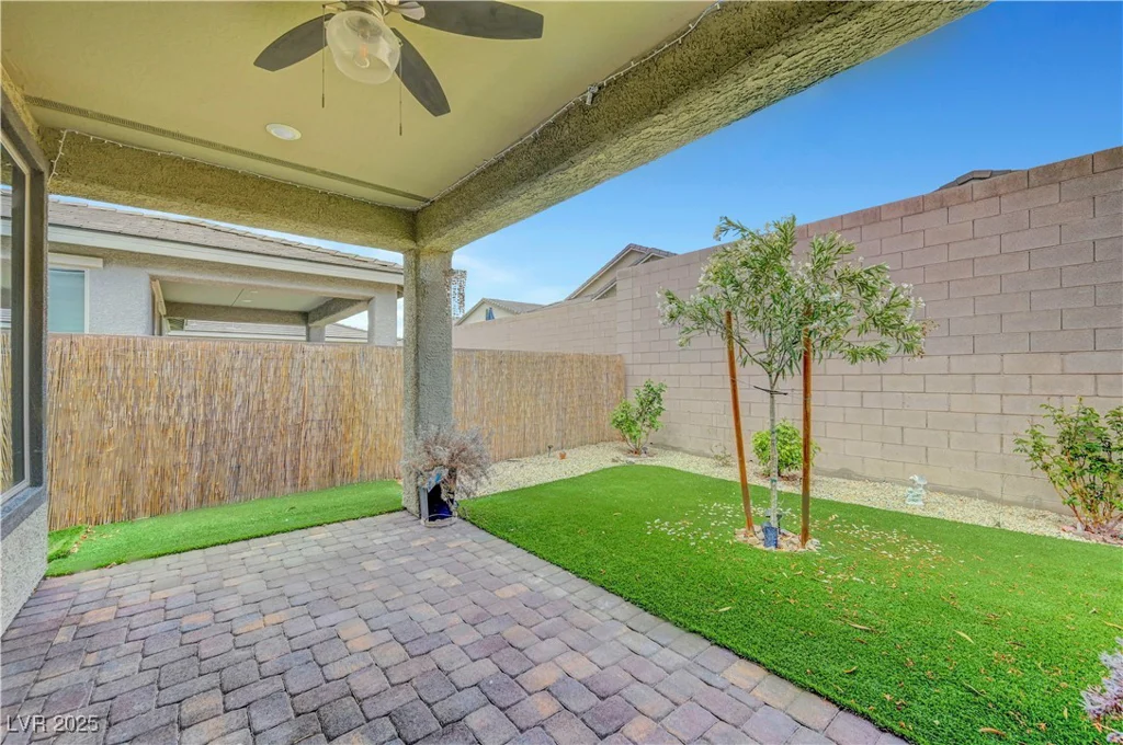 2238 Thelen, North Las Vegas, NV 89086
