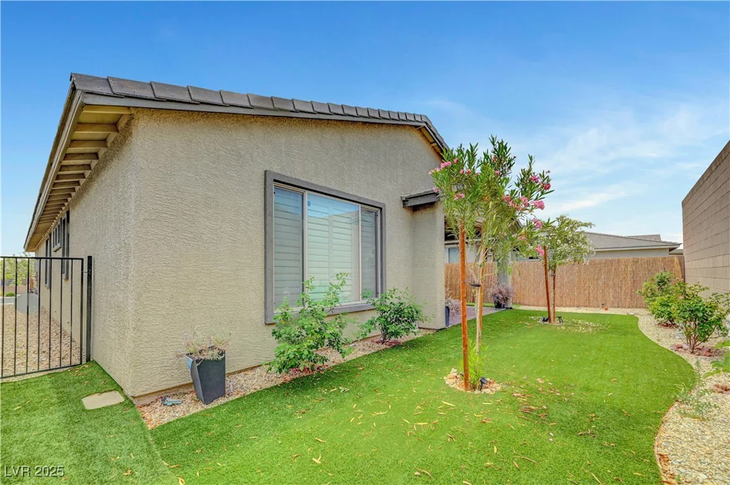 2238 Thelen, North Las Vegas, NV 89086
