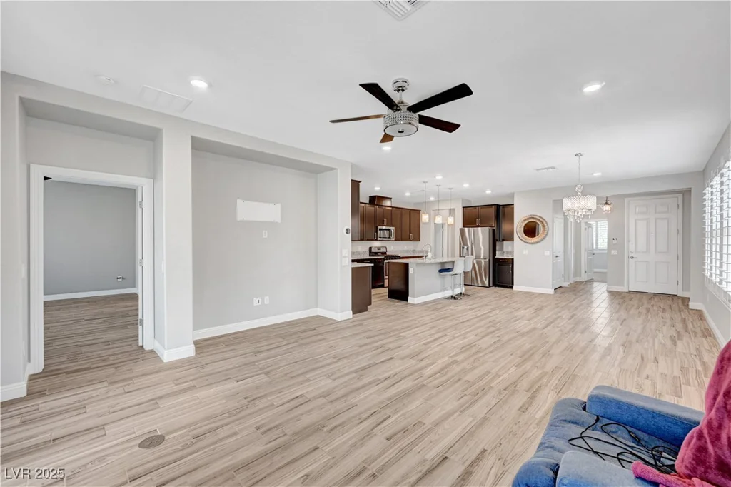 2238 Thelen, North Las Vegas, NV 89086