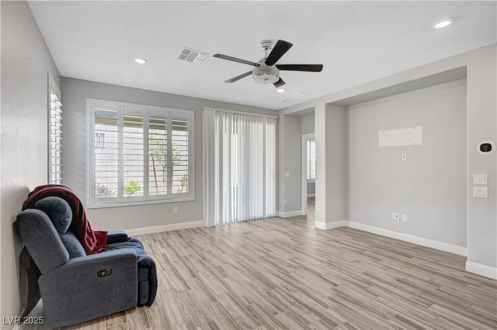 2238 Thelen, North Las Vegas, NV 89086