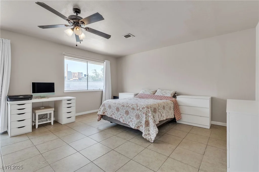 5812 Maynard, Las Vegas, NV 89108