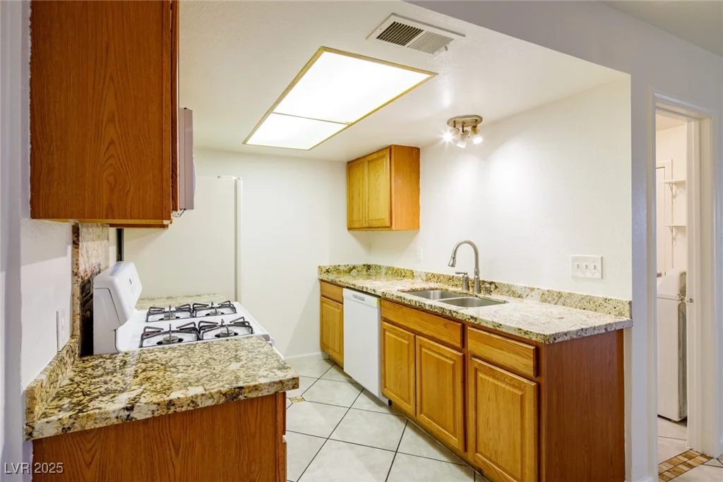 3017 Saint George, North Las Vegas, NV 89030