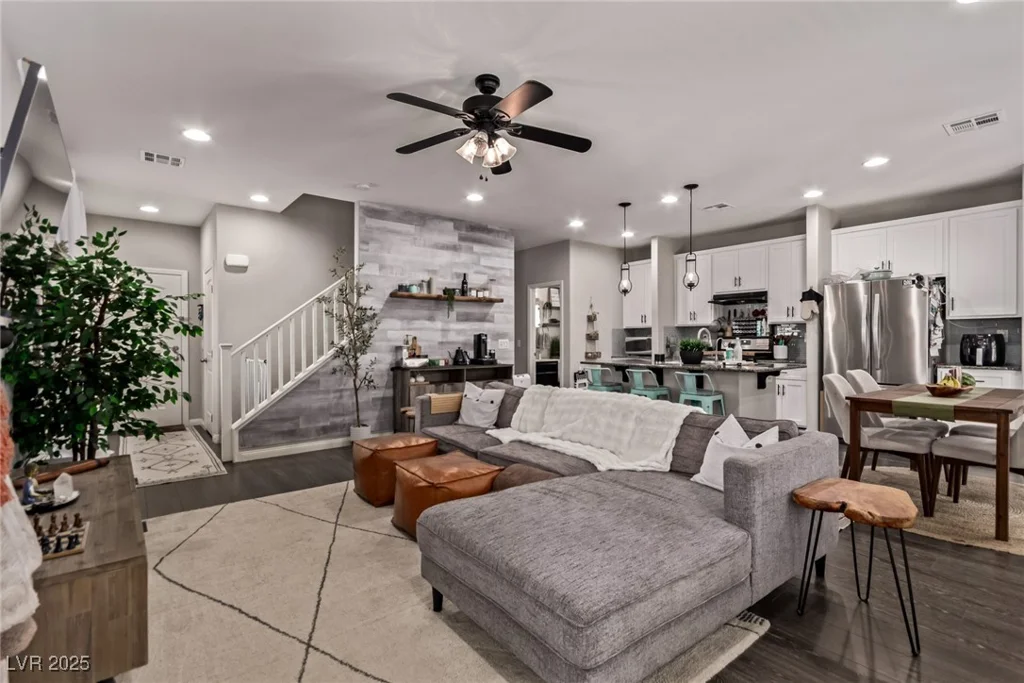 8687 Tara Hill, Las Vegas, NV 89148