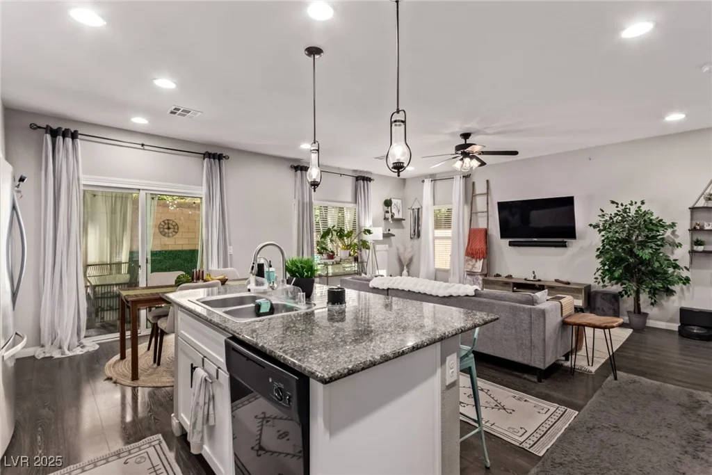 8687 Tara Hill, Las Vegas, NV 89148