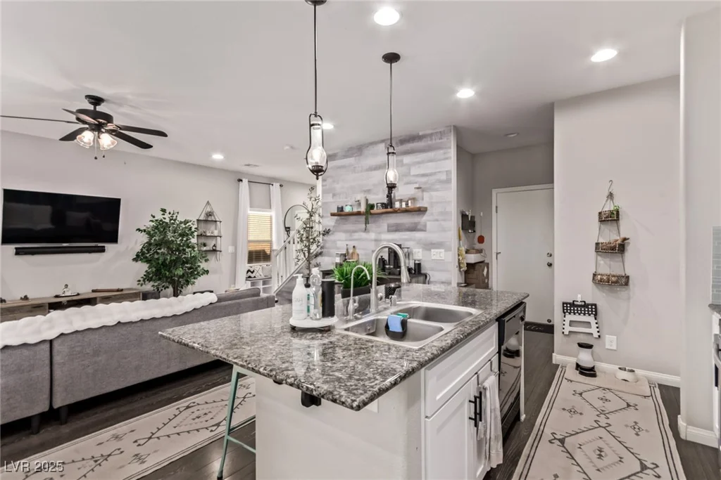 8687 Tara Hill, Las Vegas, NV 89148
