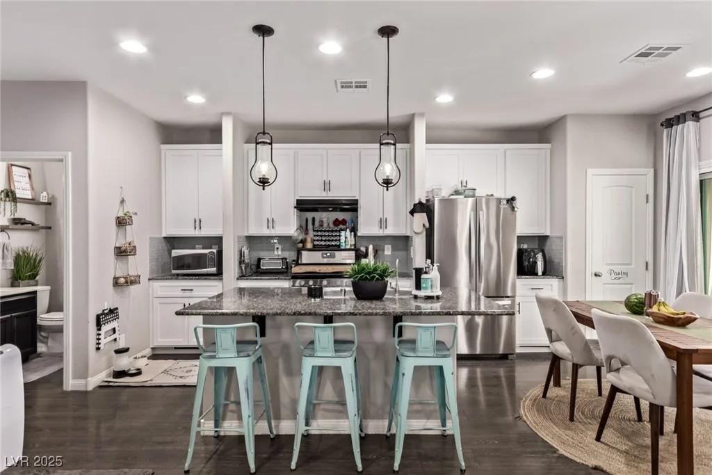 8687 Tara Hill, Las Vegas, NV 89148