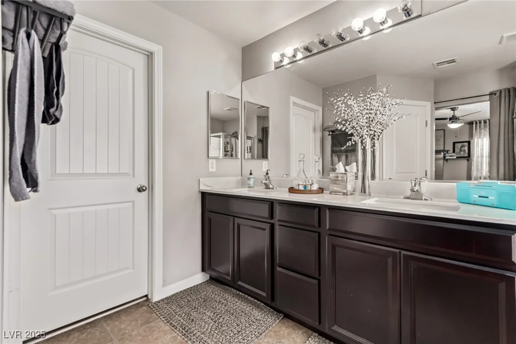 8687 Tara Hill, Las Vegas, NV 89148