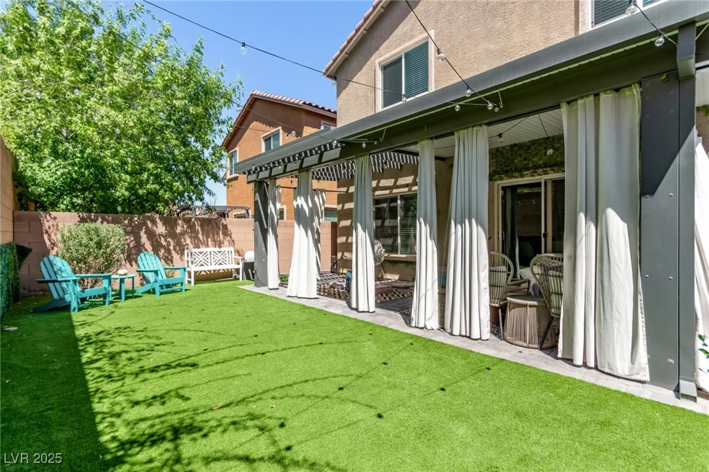 8687 Tara Hill, Las Vegas, NV 89148