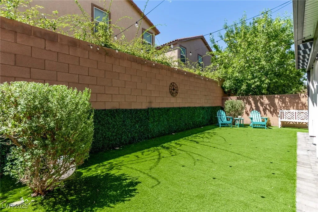 8687 Tara Hill, Las Vegas, NV 89148