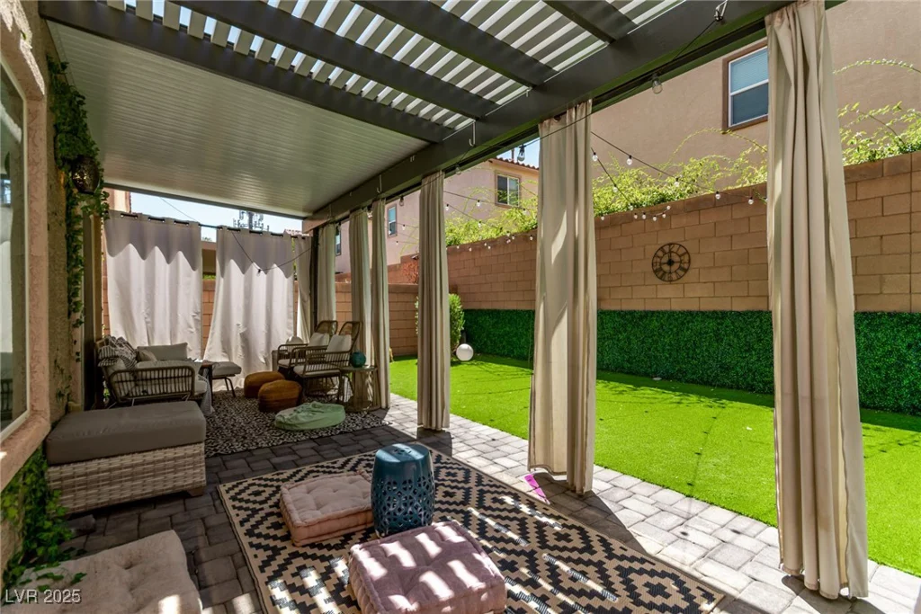 8687 Tara Hill, Las Vegas, NV 89148